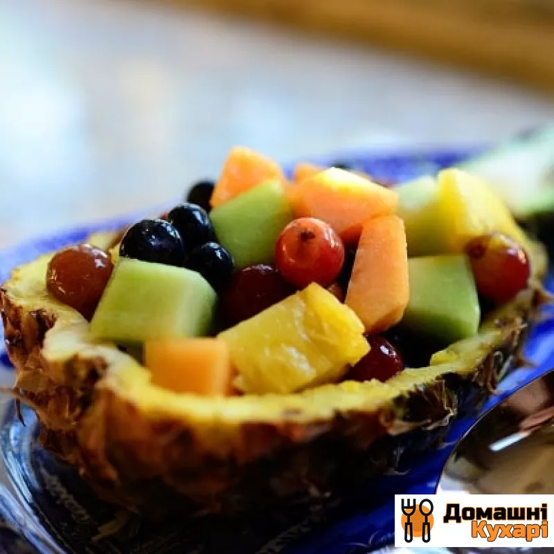 Ананасові човники з фруктами - фото крок 10