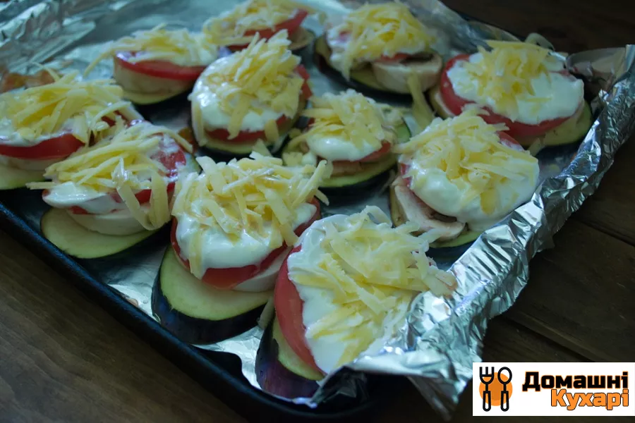баклажани, запечені з помідорами і сиром - фото крок 6