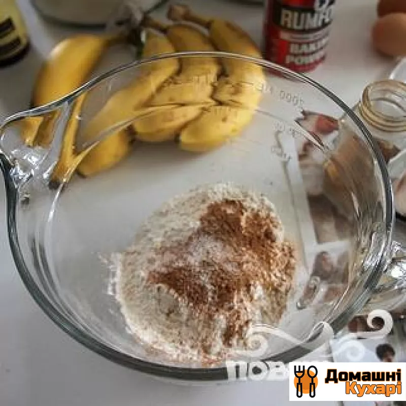 Бананові пончики з арахісової глазур'ю - фото крок 1