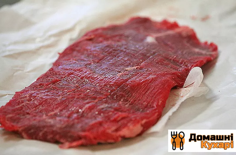 Біфштекс з яловичини на сковороді - фото крок 1