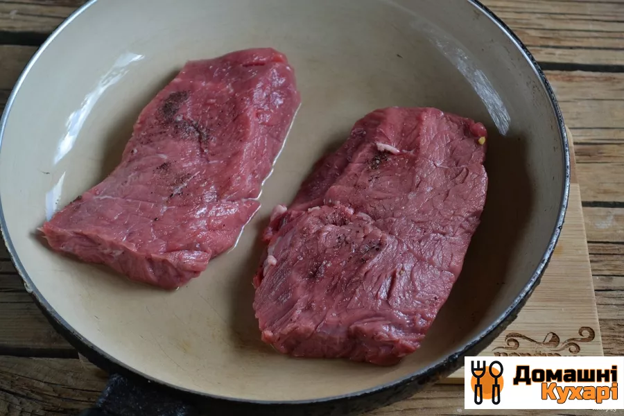 Біфштекс з яловичини на сковорідці - фото крок 4
