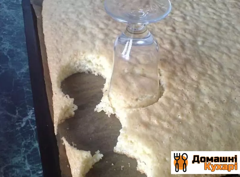 Бісквітне тістечко з масляним кремом - фото крок 2