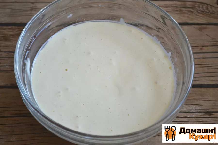 Бісквітне тісто з молоком - фото крок 3