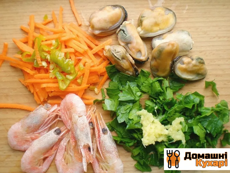 Млинці з морепродуктами - фото крок 1