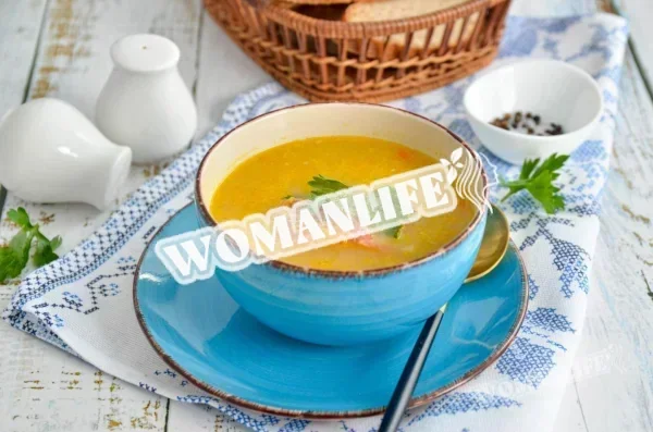 Класичний гороховий суп з копченими ребрами