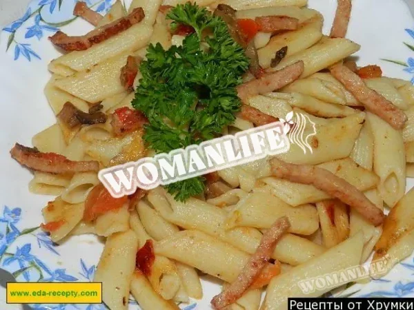 Паста з шинкою і печерицями