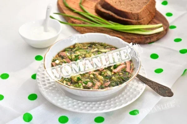 Класична окрошка з ковбасою