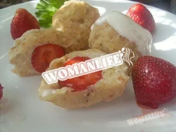 Вареники з полуницею