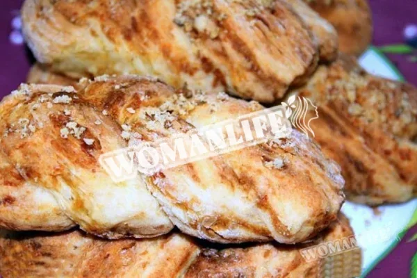 Булочки ніжні сирні косички