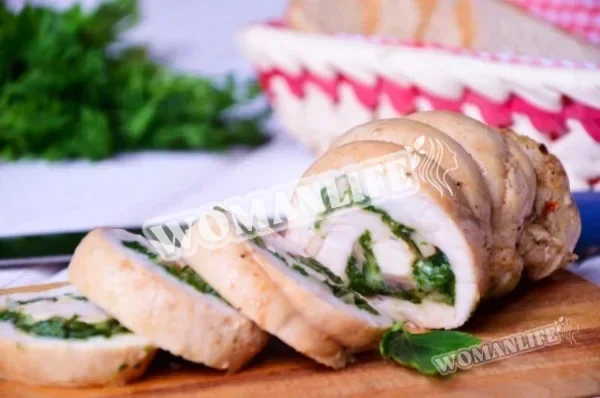 Курячий рулет зі шпинатом