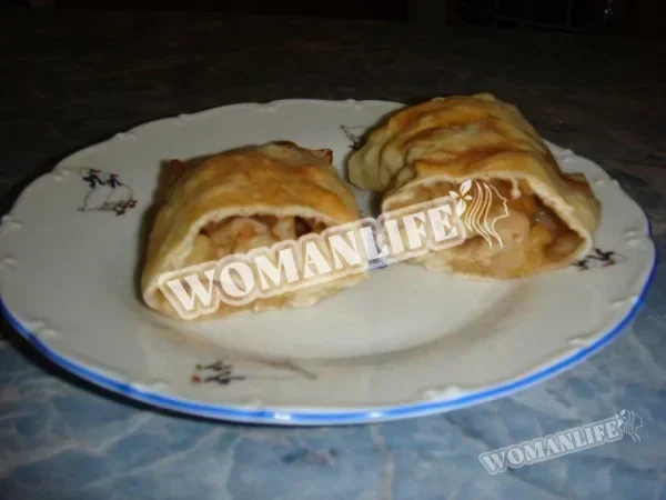 Пісний яблучний штрудель