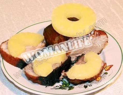 Запечена свинина з ананасами по-китайськи в меду