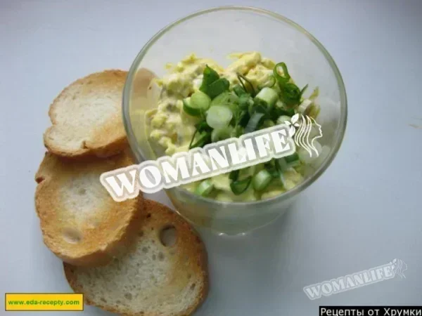 Грінки в духовці з солоними огірками