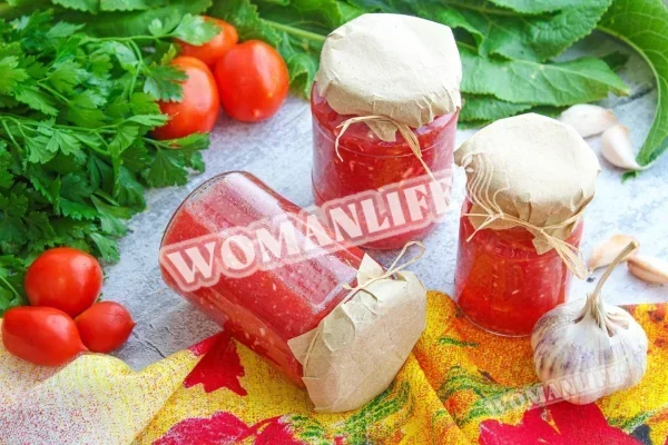 Класичний хрін з помідорами без варіння на зиму