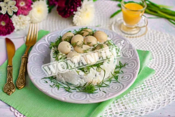 Грибний салат Лукошко з печерицями