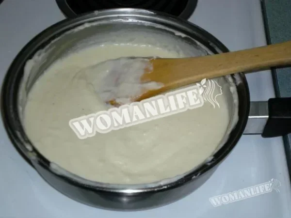 Соус бешамель з чебрецем і чебрецем