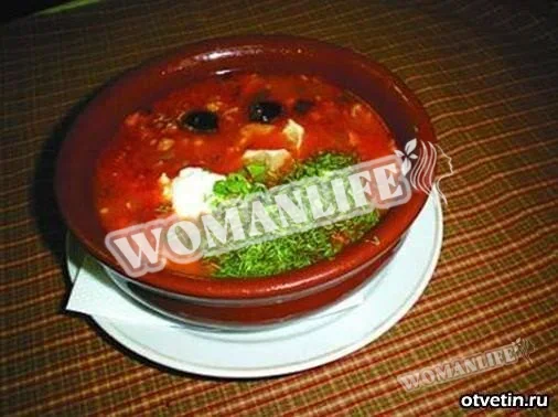 Суп-шечаманди з кизилу з волоськими горіхами