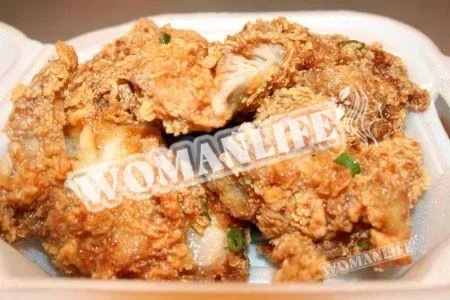 Курка з горіховим соусом