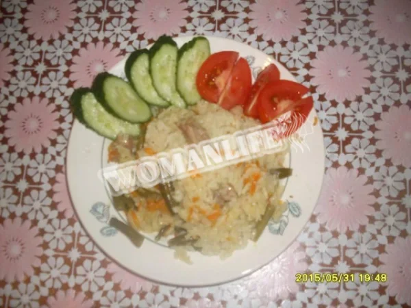 Рис з м'ясом і овочами в мультиварці