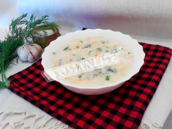Білковий курячий суп з плавленим сиром