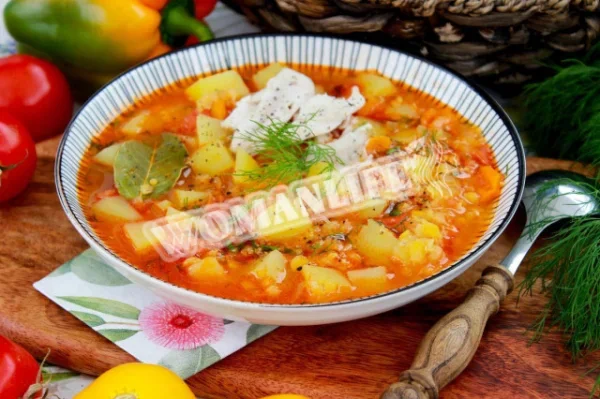 Сочевичний суп з куркою