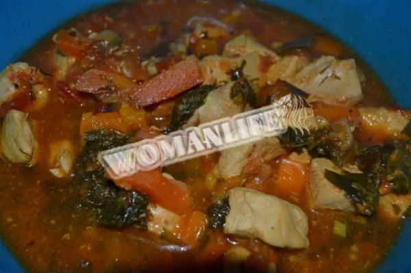 Тушковане куряче філе з овочами в мультиварці