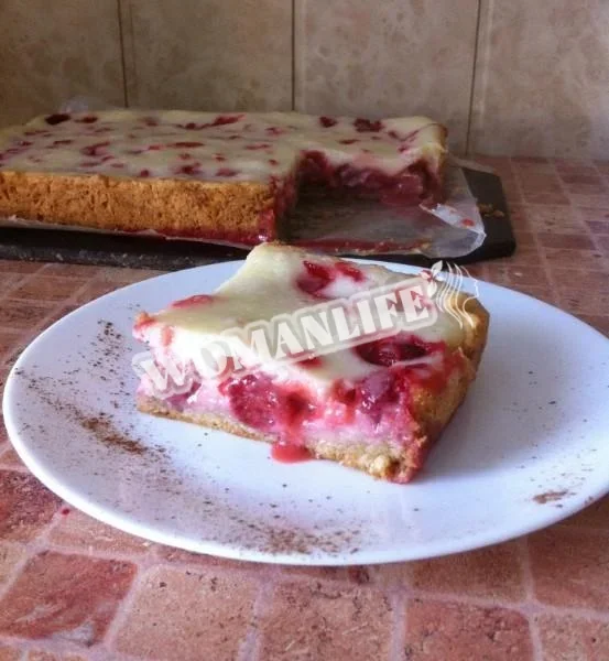 Чізкейковий пиріг з полуницею