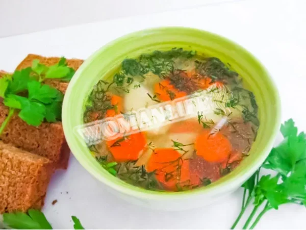 Пшеничний суп з куркою