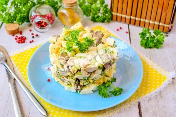 Салат Дубок з куркою та печерицями