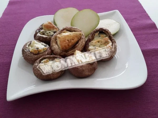 Печериці з блакитним сиром