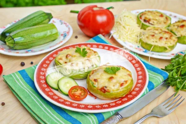 Кабачки, фаршировані грибами в духовці