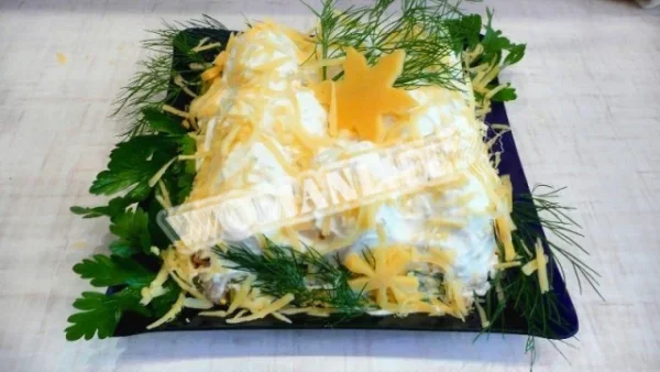 Салат Сніжок з куркою, картоплею і болгарським перцем