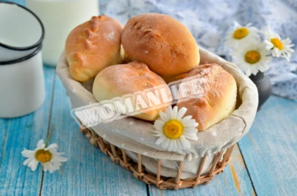 Пиріжки з рисом і яйцем в духовці