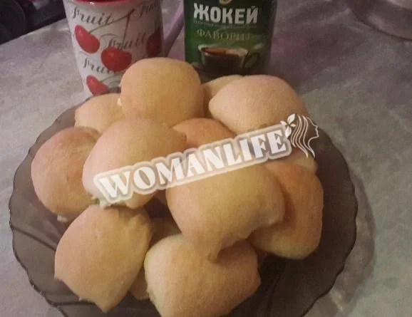 Дитячі пиріжки з диво-тіста з цибулею та яйцем в духовці