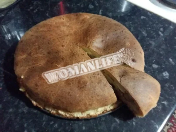 Заливний пиріг з рибних консервів
