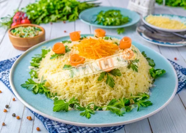Салат з курки, моркви з чорносливом