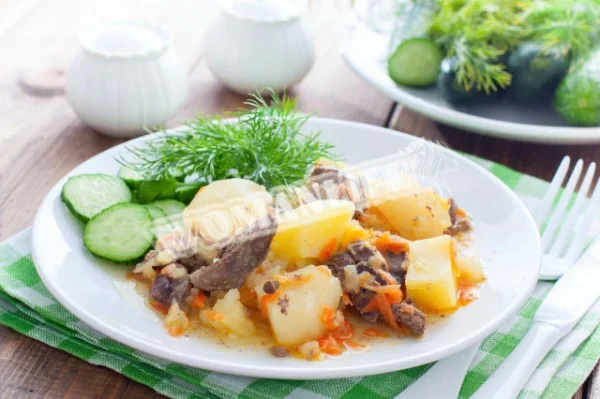 Картопля з курячою печінкою