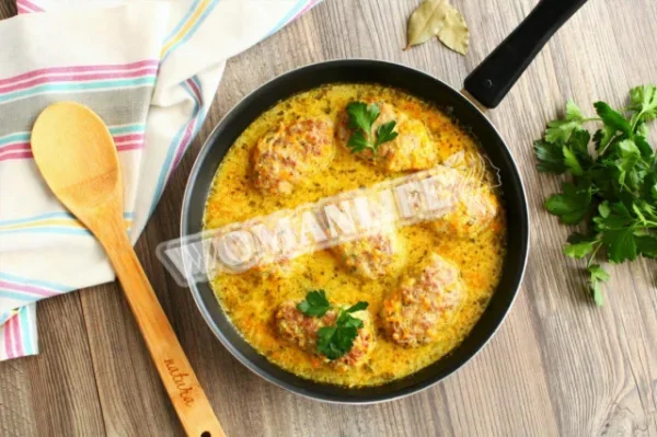 Котлети тушковані на сковороді