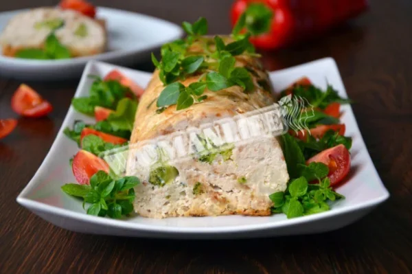 Рулет з курячого фаршу в духовці