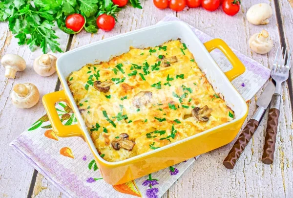 Картопляна запіканка з грибами та сиром