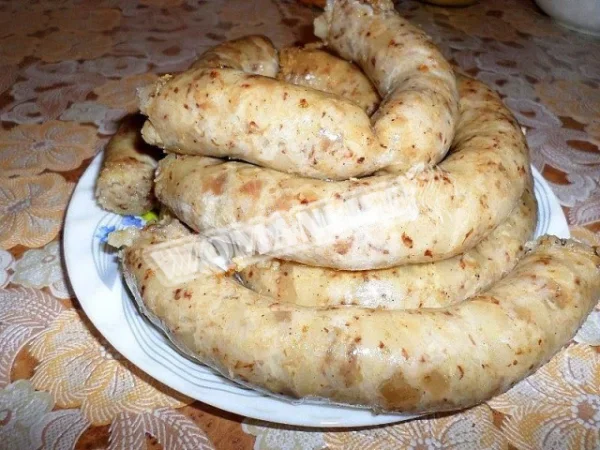 Домашня ковбаса з гречкою