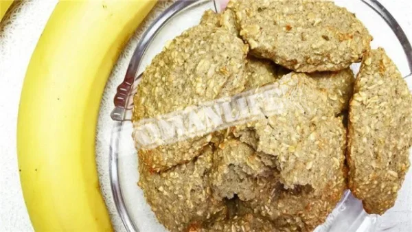 Вівсянка з яйцем і бананом