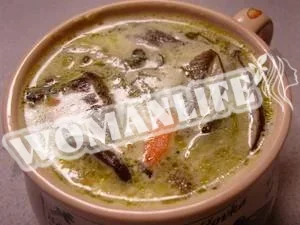 Грибний суп з сиром і сушеними грибами