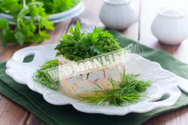 Ніжний салат з крабовими паличками