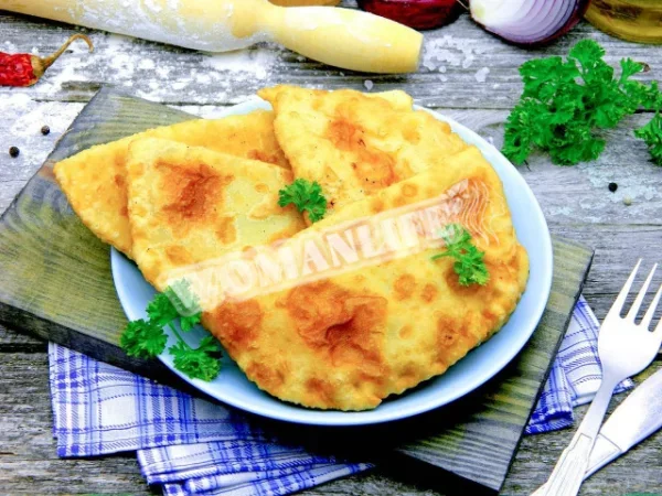 Чебуреки з хрусткими бульбашками на горілці