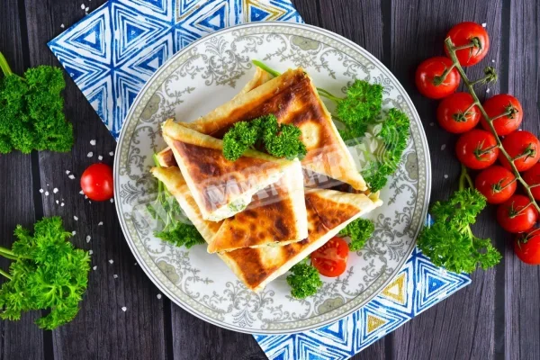 Лаваш з сиром, смажений на сковороді