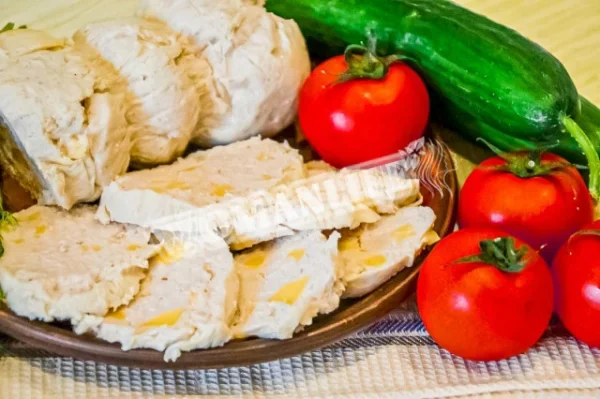 Домашня куряча ковбаска з сиром