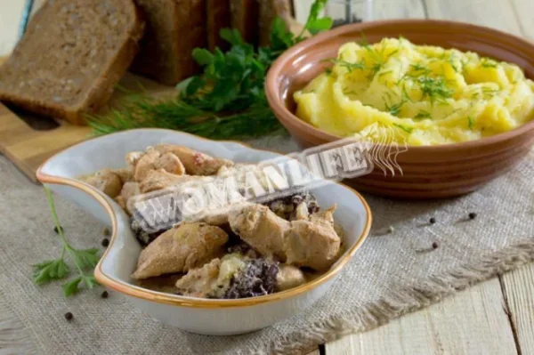 Тушковане куряче філе