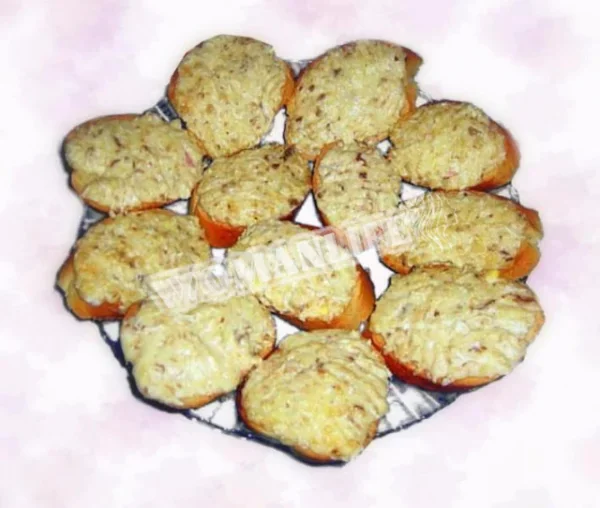 Канапе з рибними консервами