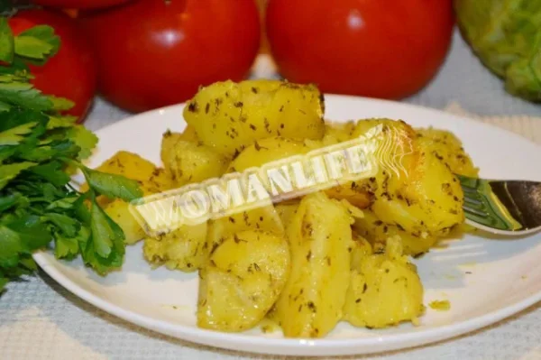 Запечена картопля з ароматними травами